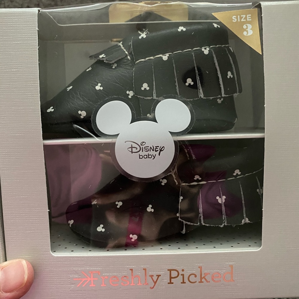 Freshly Picked Baby moccasins - Disney - size 3